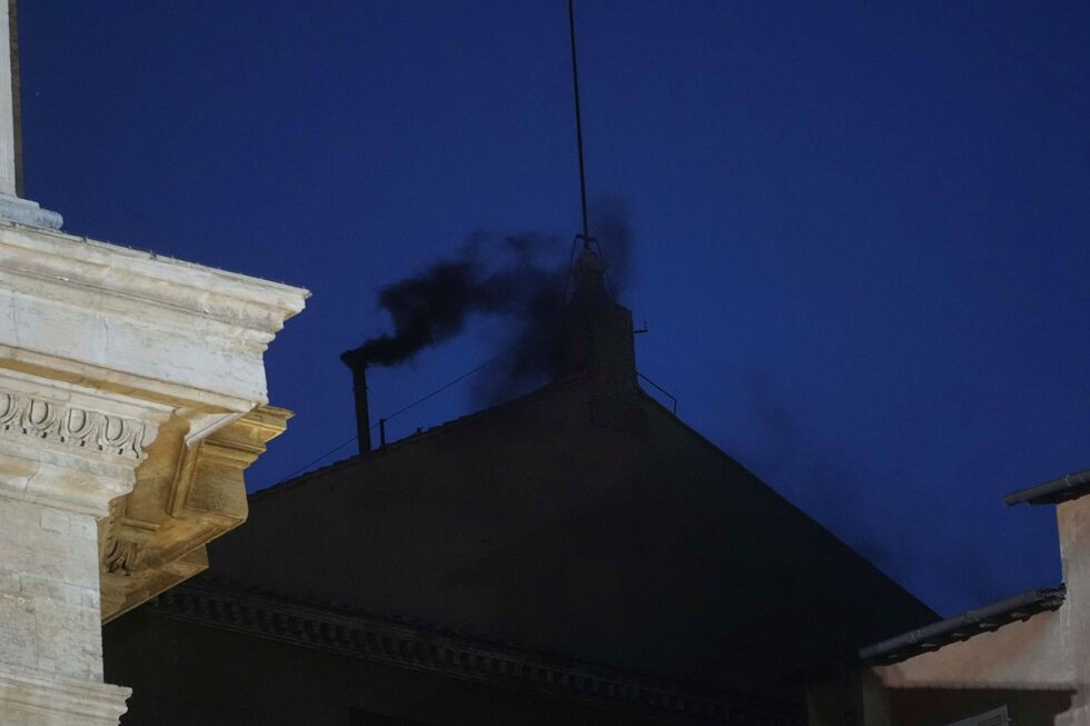 Fumo negro, conclave