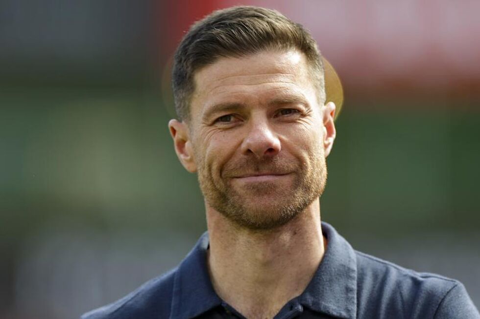 Xabi Alonso orienta o Bayer Leverkusen desde 2022