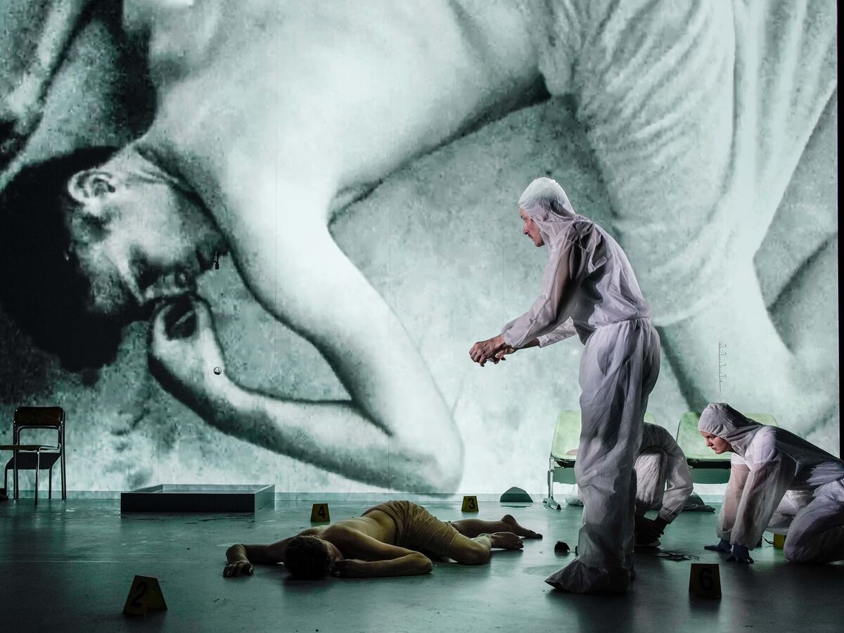 No festival de Almada, cabem todos os palcos do mundo