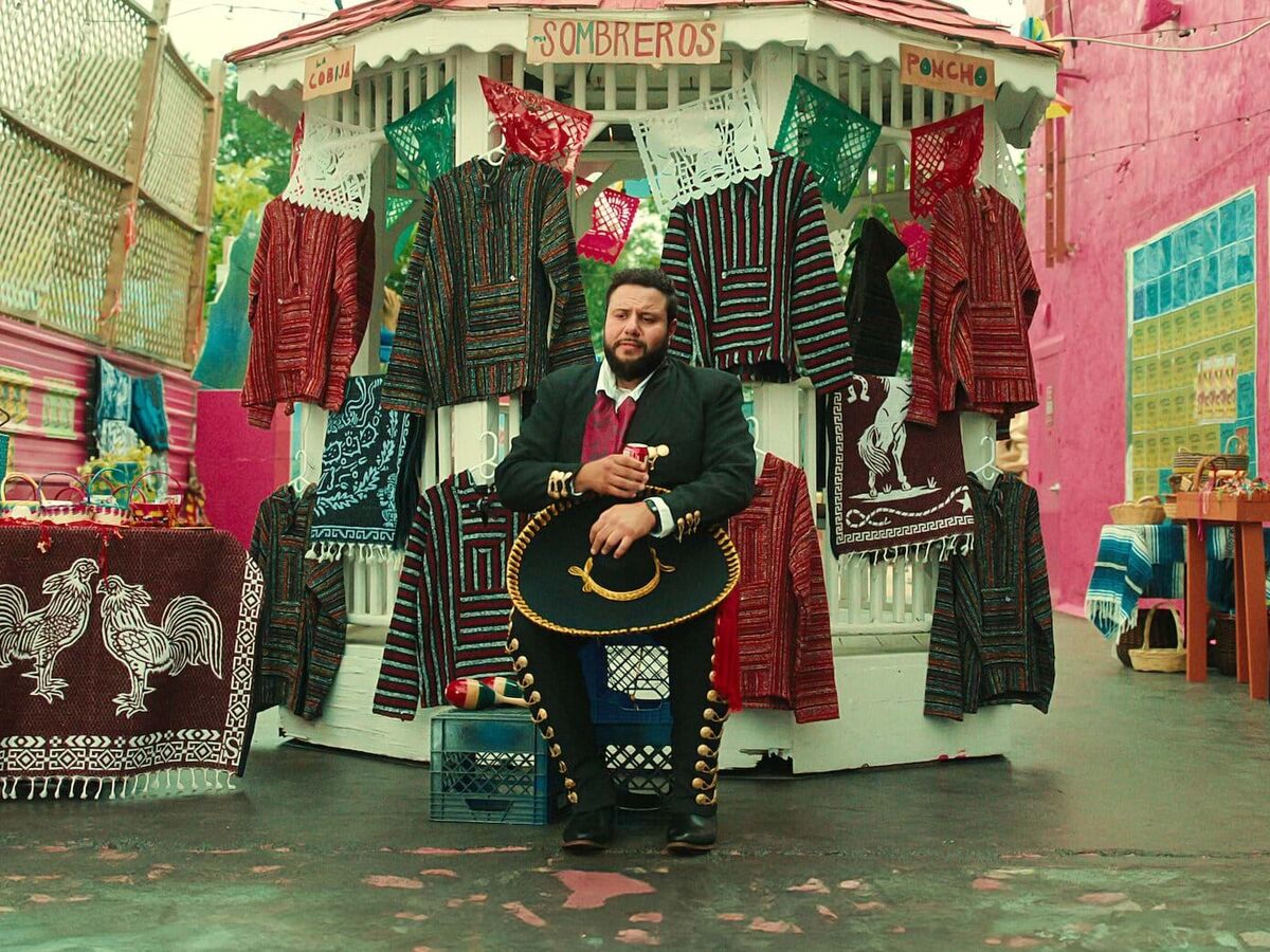 Um verão a rir: 5 boas séries de comédia no streaming