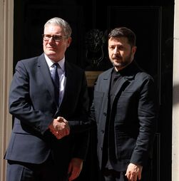 Ucrânia: Starmer diz que caminho para a paz ainda é longo e difícil