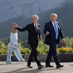 Trump ameaça Canadá com tarifas aduaneiras de 50% sobre aviões 