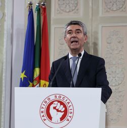 José Luís Carneiro considera 'grave' falta de comunicação de escutas ao Supremo