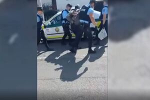 O momento em que Jair é 'apanhado' pelas autoridades depois de cerca de 20 dias em fuga