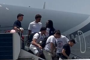 Veja o momento em que Seleção Nacional chega a Portugal após vencer a Liga das Nações 