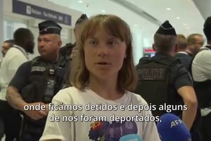 Greta Thunberg apela à libertação de ativistas detidos por Israel e acusa país de uma “violação contínua do direito internacional e de crimes de guerra”