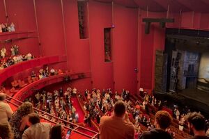 Trump vaiado e aplaudido à chegada ao musical “Os Miseráveis”