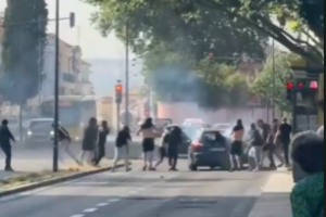Adeptos do FC Porto feridos após ataque com engenho incendiário em Lisboa, junto ao pavilhão João Rocha