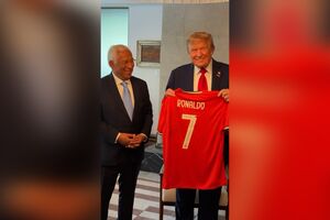 Sabado-Com uma mensagem especial, António Costa entrega camisola autografada por Cristiano Ronaldo a Donald Trump