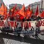 Centenas de pessoas manifestam-se em Lisboa em defesa do direito à habitação