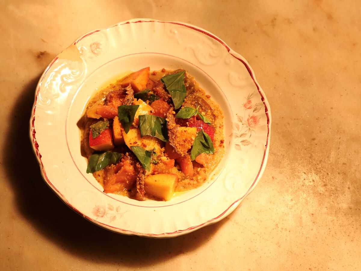 Receitas: a salada de tomate do chef João Magalhães