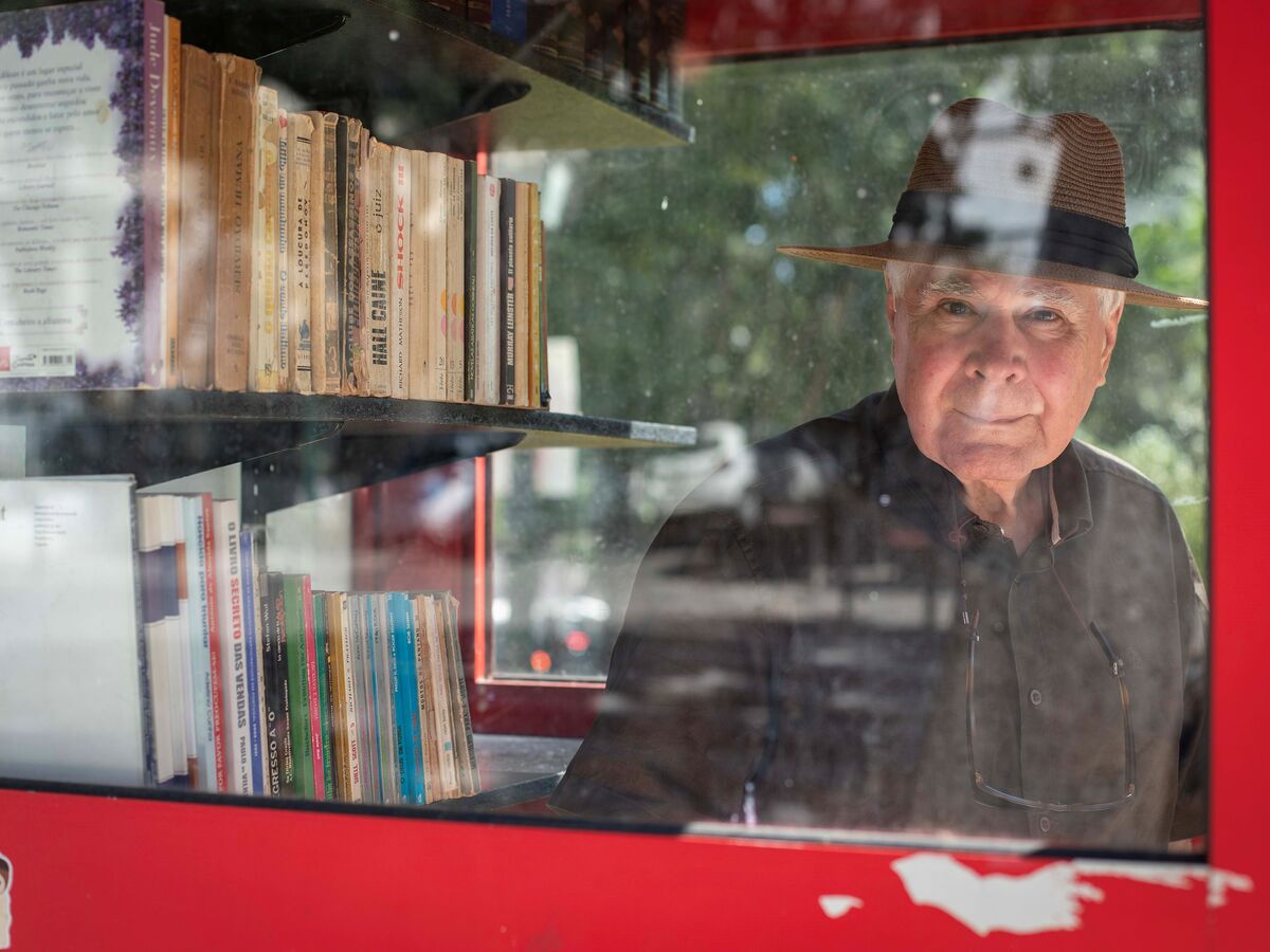 José Gil: "Estamos a viver uma última fase frenética do prazer. Come-se cultura"