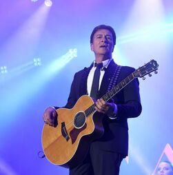 Tony Carreira, D.A.M.A e Nunca Mates o Mandarim atuam na noite de São João no Porto