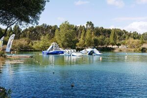 Buscas por criança desaparecida mobilizam bombeiros e GNR em parque aquático de Torres Vedras