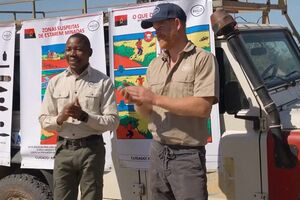 Príncipe Harry segue os passos de Diana e atravessa campo de minas em Angola 