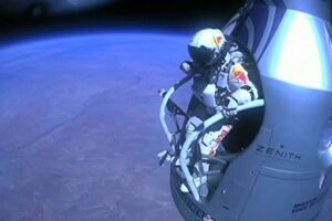 Recorde o momento em que Felix Baumgartner se tornou o primeiro homem a saltar da estratosfera 