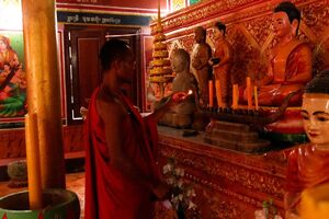 Monge recusa abandonar templo no Camboja em plena crise na fronteira com a Tailândia