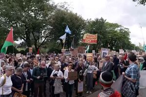 Protestos em Edimburgo marcam visita de Trump à Escócia