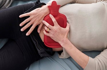 Há profissionais de saúde a recusarem emitir declarações médicas a mulheres com endometriose