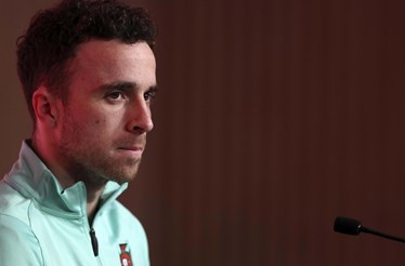 Jogador Diogo Jota e o irmão morrem em acidente de carro em Espanha