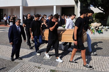 Bispo do Porto dirige-se a filhos de Diogo Jota: 'Vou rezar muito por vós'