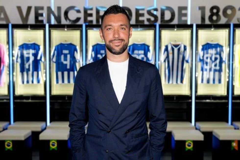 Francesco Farioli é o novo treinador do FC Porto, com contrato até 2027