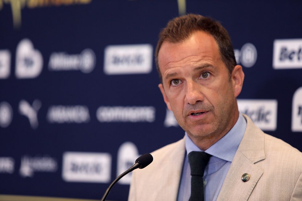 Frederico Varandas critica FC Porto e André Villas-Boas por alegada coação a árbitro