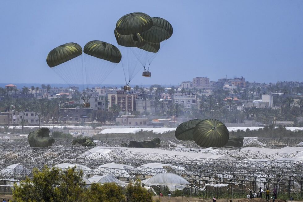Jordânia e EAU retomam lançamento aéreo de ajuda humanitária em Gaza, coordenado com IDF