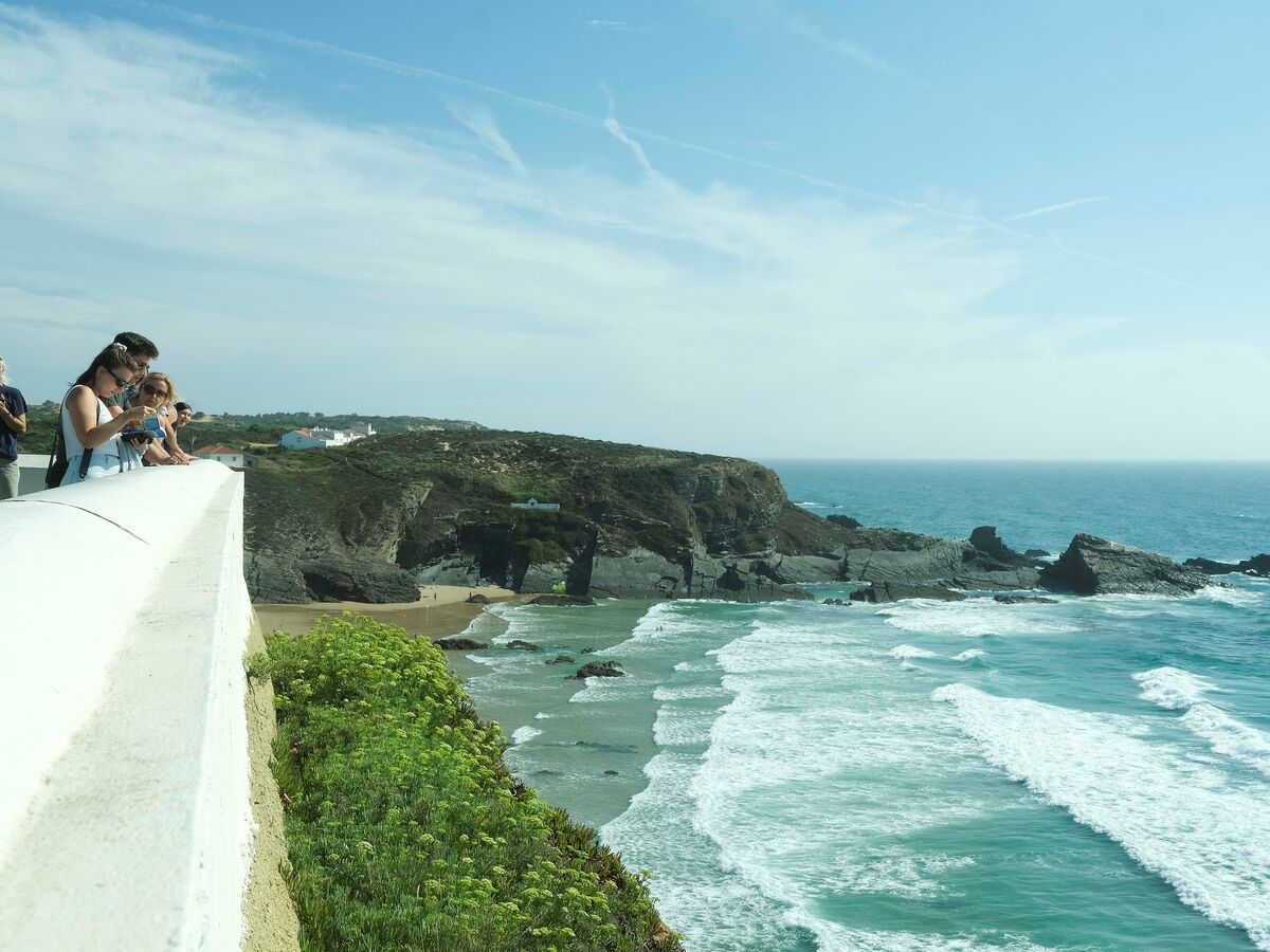 Zambujeira do Mar: das praias ao Cabo Sardão 