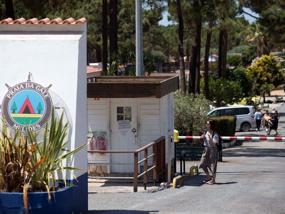 Areais com acessos condicionados: “Se for a pé a praia é pública, de carro é privada”