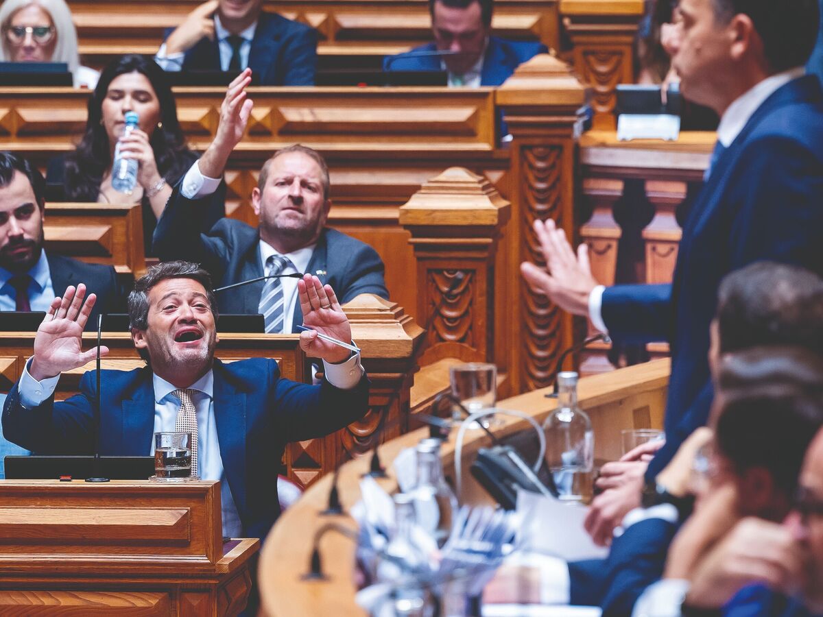 Os canais de comunicação entre Montenegro e Ventura