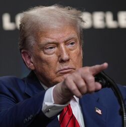 Trump duplica tarifas à Índia para 50% devido a petróleo russo