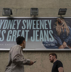Sydney Sweeney, a sex symbol idolatrada pelo movimento MAGA