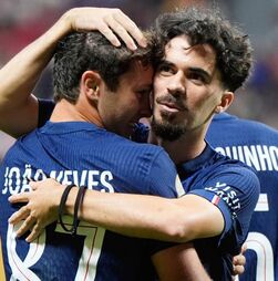 Três portugueses e Gyökeres entre os nomeados à Bola de Ouro 