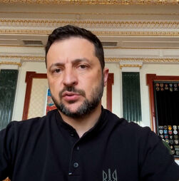 Zelensky defende que a Ucrânia deve participar nas negociações dos EUA com a Rússia
