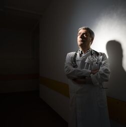 Dormir bem com onda de calor? Médico ensina as técnicas mais eficazes