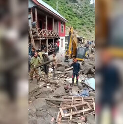 Cheias em Caxemira fazem pelo menos 32 mortos  