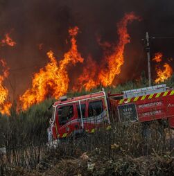 Cinco fogos continuavam ativos às 9h