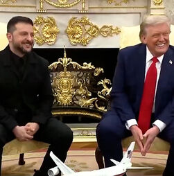 De uniforme a piada: Zelensky faz humor com jornalista sobre o fato