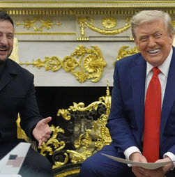 Trump terá interrompido reunião com líderes europeus para telefonar a Putin