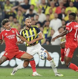 Benfica empata em Istambul na primeira mão do play-off