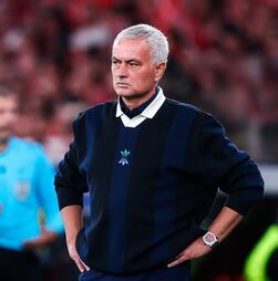 José Mourinho despedido do Fenerbahçe