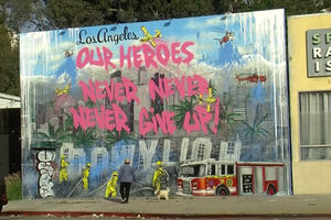 Artistas fazem mural em homenagem aos sobreviventes do devastador incêndio em Los Angeles  