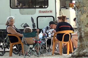 Mais de 200 moradores retirados devido ao maior incêndio florestal em França na última década