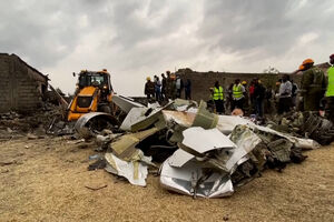 Meio de socorro aéreo despenhou-se no Quénia, causando a morte de seis pessoas   