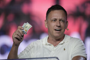 Peter Thiel é cada vez mais influente na política dos EUA