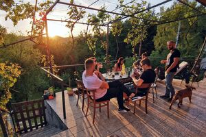 Música e boa energia num ambiente descontraído e ao ar livre em Lisboa com o seu patudo