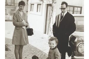 Dácio com a mulher inglesa, Kitty, e o filho Roger, em 1970