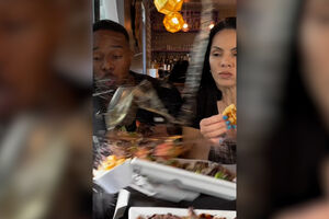 Casal de influenciadores atingido por carro enquanto gravava vídeo a almoçar em restaurante 