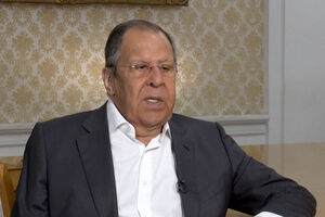 Ministro dos Negócios Estrangeiros russo diz que Moscovo é a favor de qualquer forma de diálogo entre Putin e Zelensky 